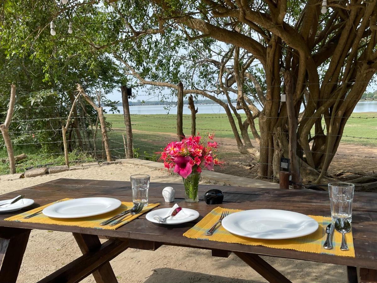 Yala Lake View Cabanas Tissamaharama Dış mekan fotoğraf